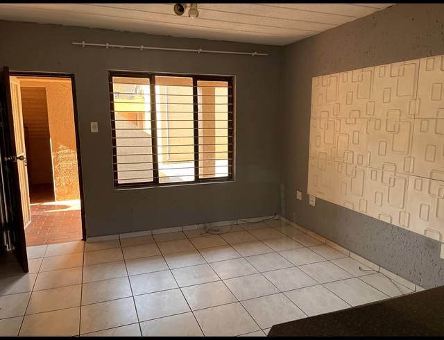 2 BEDROOM DUPLEX FOR SALE IN FLORIDA